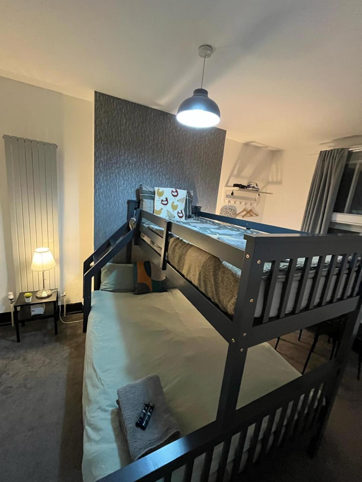 10 Minutes To Central London Vaux Extérieur photo