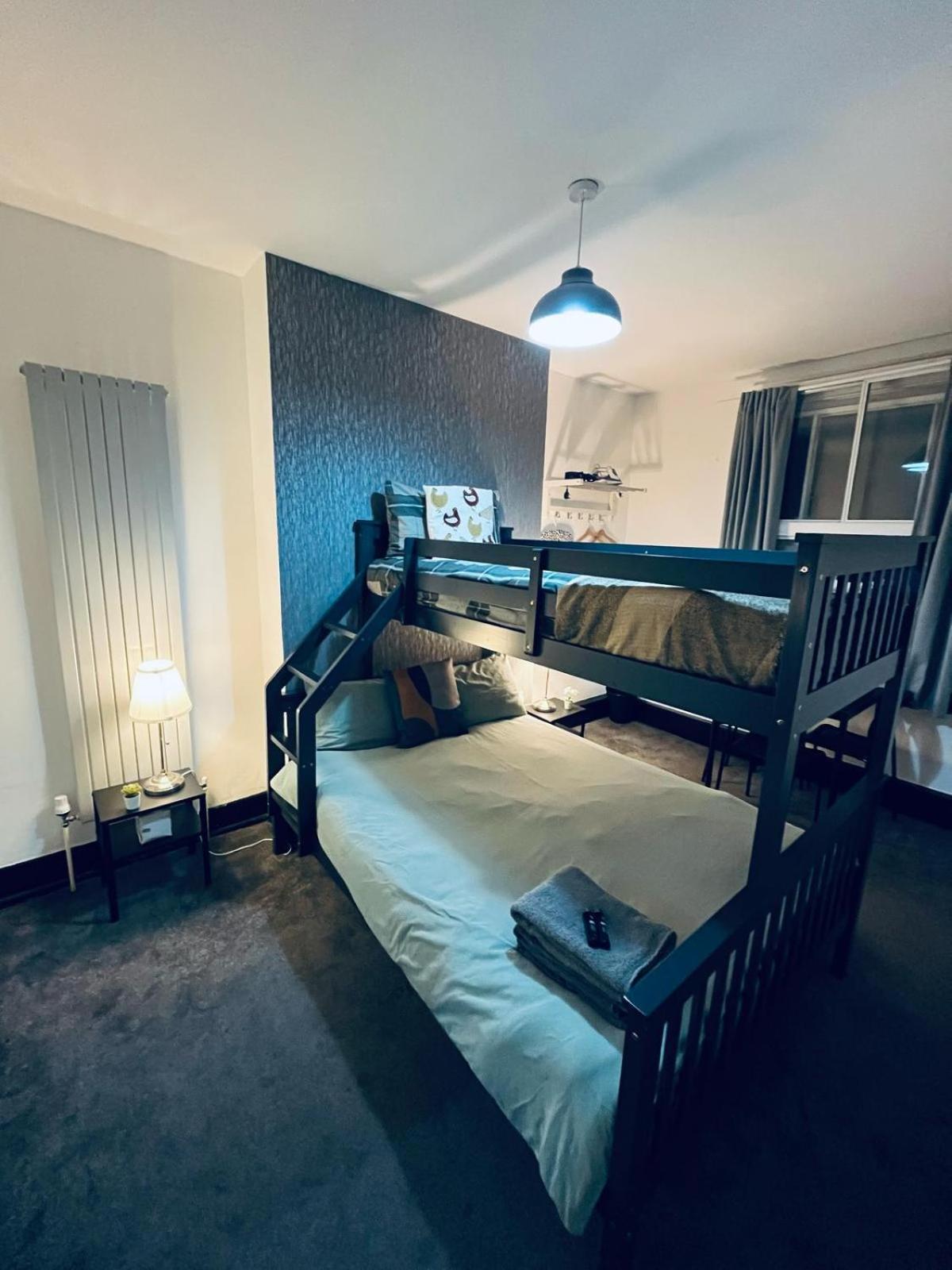 10 Minutes To Central London Vaux Extérieur photo